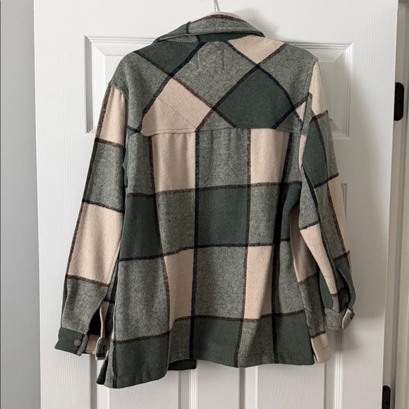 Ashley By 26 International Plaid Shacket- Green and Cream Size M - Picture 4 of 4